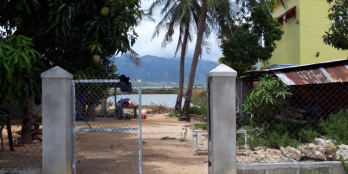 bán đất tặng nhà mới xây đường nhựa 10M view đầm