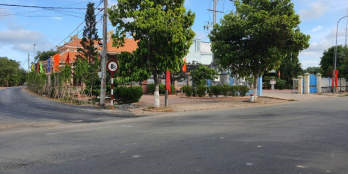 Tôi còn 1 lô mặt tiền qlo 55 đối diện với tượng đài liệt sĩ diện tích 972m2