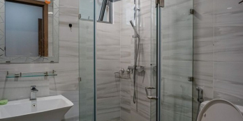 Cần Bán căn hộ 2 phòng ngủ , 2wc, 80m2 Block A1 tầng 16 , The Gold View Quận