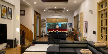 Bán BT liền kề Minh Tâm Cổ Linh, 135m2, tặng nội thất, ở sướng. Giá: 18.9 tỷ.