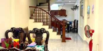 Quá rẻ, nhà Trung Kính 60m2, 4T, nội thất đẹp, nở hậu, an sinh đỉnh, 5tỷ