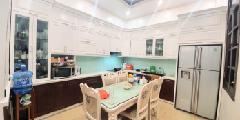 Bán Nhà Phố Đức Giang, ô tô, gần phố, thông số đẹp mt: 4.5m, 45m2, giá: 3.95  tỷ