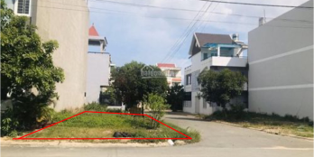 Bán đất 2 mặt tiền cách Trường Đại học Đồng Nai 100m.