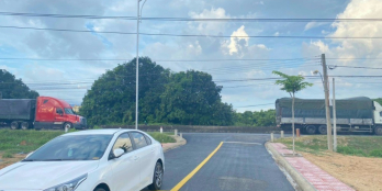 DUY NHẤT 1 LÔ GÓC MẶT TIỀN ĐƯỜNG QUỐC LỘ 1A - BIỂN BÃI DÀI CAM LÂM. 0913444436