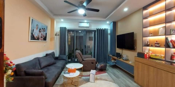 Bán nhà Hai Bà Trưng 32 m2 5 tầng mặt tiền 4.3m ô tô đỗ cửa chưa đến 4 tỷ