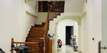 Nhà Trung Kính 55m2, 5T, gara oto, ngõ thông, KD đỉnh, 9tỷ