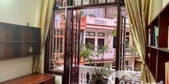 Bán nhà đường Láng 53m2 MT 4.8m giá 4.9 tỷ Lh 0386380199