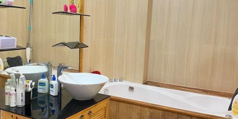 Bán nhà KHU VIP.NGUYÊN HỒNG. HXH. 73m2 (4.3X17) 3 tầng 8.1 ty