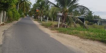 Bán 720m2,100% đất thổ cư,hai mặt tiền đường, mặt đầm Thủy Triều, Cam Hải Đông