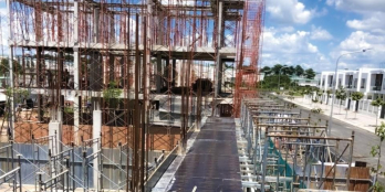 BÁN NHÀ XÂY SẴN , NHÀ LIÊN KẾ VƯỜN DỰ ÁN BÀU XÉO GIÁ 3.5 TỶ / CĂN