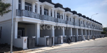 cần bán nhà mặt tiền view ven sông