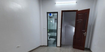 Nhà Dịch Vọng Hậu 38m2, 5T mới coong, gần oto, an ninh cực tốt, 4.5tỷ