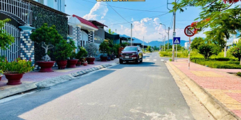 Bán đất Tái Định Cư giá rẻ,view công viên,mặt tiền đường N3-4 Cam Lâm Khánh Hòa.