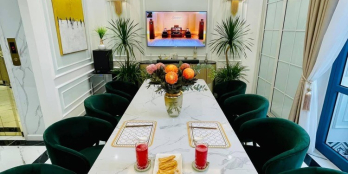 Bán nhà EM CỦA MẶT PHỐ đường Huỳnh Thúc Kháng x Nguyên Hồng 74m2 mt 6.2m Ở + KD