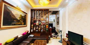 Hot nhà đẹp Hà Nội! DT 43m2 x 5 tầng, MT 3,9m, 2 thoáng, ngõ thông, 20m cách ô t