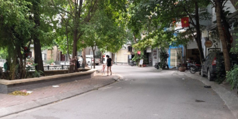 Khu hồ Văn Chương - Đống Đa, vài bước ra hồ nhà ,mới đẹp.