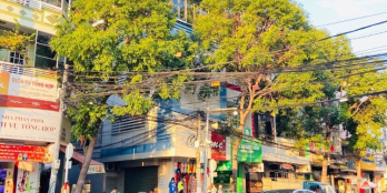 Bán căn góc Lê Thánh Tôn đối diện Vincom hiện có nhà 4 tầng đang Kinh doanh.