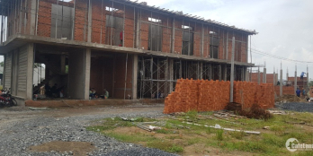 Nhà bán 109m2 sổ hồng riêng cần đước long cang 900tr