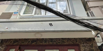 Bán nhanh nhà Nguyễn Văn Huyên 37m2, vài bước ra phố, an ninh tốt, 4.5tỷ