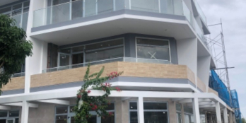 Bán nhà phố biển 1 mặt tiền SHR, hồ bơi sân vườn ngay mặt tiền tiền