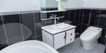 Bán gấp biệt thự hồ bơi đường Lạc Long Quân giá chỉ 17,5 tỷ