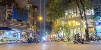 Bán gấp nhà khu Phố Ô chợ Dừa, Đống Đa, Dt 74m2 x 5 tầng, Mt 7m, kinh doanh