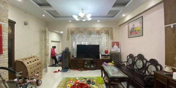 Bán nhà phố Nguyễn Văn Cừ gara - phân lô 77m2, 2T, MT 5m giá 6,3 tỷ