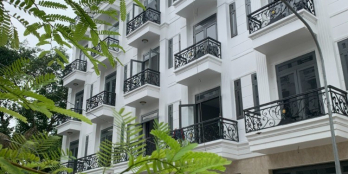 Nhà phố giá rẻ mặt tiền đường nhựa 12m, có thang máy giá 4.8 tỷ, Q12