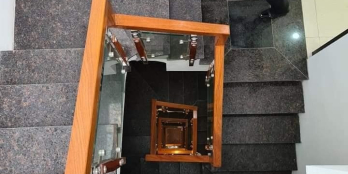 Bán gấp nhà mặt phố cao cấp, 5 tầng đa năng, cửa kính mới đét. Mặt phố Phạm Văn