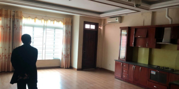 Bán gấp nhà phân lô Trung Kính, Mt khủng 6m, vỉa hè rộng, Kinh doanh văn phòng