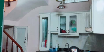 Giá tiền nhỏ nhưng ngõ to. Hồ Tùng Mậu, 30m2, 5 tầng, MT 4.9m, giá 3.4 tỷ