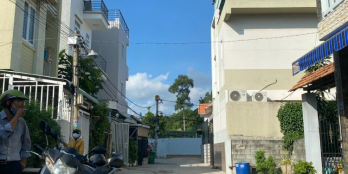 Nhà hiếm quận 9-đường 2 xe tải-vị trí trung tâm gần ViCom-dt 54m2-4,6 tỷ