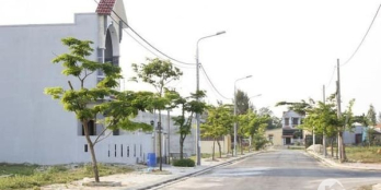 GẤP GẤP GẤP BÁN GẤP LÔ ĐẤT GẦN NGAY TRUNG TÂM TP ĐỒNG XOÀI SHR GIÁ 719TR/ NỀN