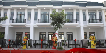 cần bán nhà 1 trệt 1 lầu 1 tum mang phong cách châu âu