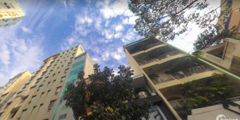 Bán khách sạn 5 sao tại Q1 mt đường, gần chợ Bến Thành, 1 hầm + 17 tầng