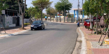 Chủ cần bán căn nhà 159,5m2, mặt tiền đường kinh doanh tốt. Ngay trung tâm TT Lo