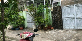 Nhà ngay chợ Thị Nghè, Nguyễn Văn Lạc, P19, BT. DT: 4x5.5m, 3 lầu. Giá: 2.6 tỷ