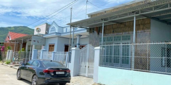 Bán căn nhà khu Tái định cư xã Suối Hiệp đường rộng 8m .