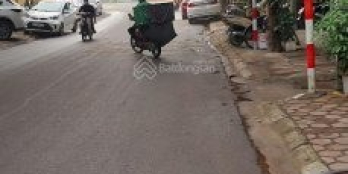 Mặt đường trung tâm TT Đông Anh - kinh doanh nhộn nhịp