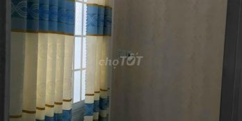 bán nhà nhỏ nhưng có sân thượng, nội thất cơ bản-đường bàu gốc