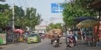 BÁN NHÀ CỰC SANG ĐƯỜNG BẾN LỘI kết cấu 4 tầng gồm 4 phòng ngủ CÓ sân thượng