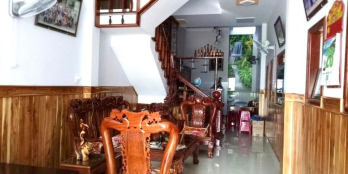 Nhà 3 tầng mặt tiền Lê Thanh Nghị. Nhà chính chủ xây ở nên rất kiên cố, mái thái