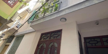 Cần bán căn nhà 4 tầng Cách 1 căn nhà mặt tiền hẻm nhỏ tại đường THĐ giá rẻ