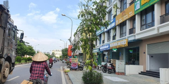 Chủ cần bán gấp nhà 2 tầng kinh doanh 80m2 mặt đường Văn Điển, mặt tiền 5m