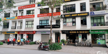 Mặt phố kinh doanh sầm uất, lô góc 125m2 thông sàn, thang máy, mặt tiền 10m