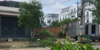 Đất MT Mai Đình Dõng, (sát lô góc)  Mặt tiền đường 30m cách Vincom 10m