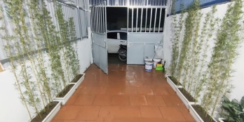 Nhà tập thể Hương sơn. 2 phòng ngủ, 1 phòng khách, 1 bếp , Nvs