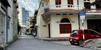 Bán nhà 3 tầng. Vị trí :  phố Đồng Quang