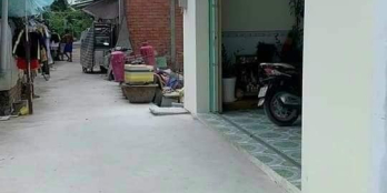 Chu gửi Nhà đẹp thu loan. Thi xa bình minh