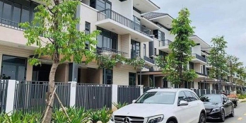 Bán nhà 1 trệt 2 lầu gần khu công nghiệp Long Hậu